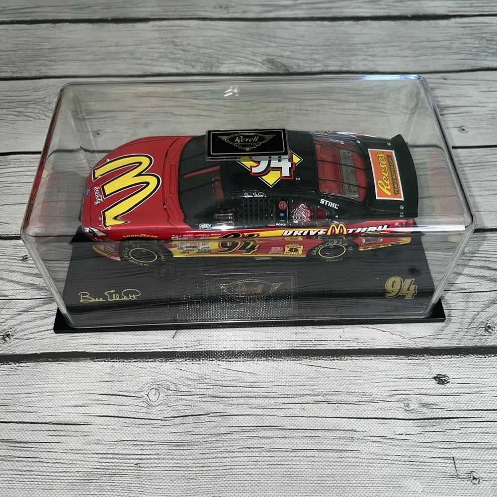 Revell 1:24 #94 Bill Elliott/McDonalds 2000 Ford Taurus Die Cast Nascar Model